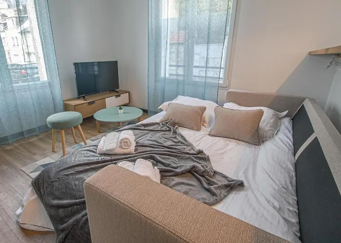 Douces Nuits Caennaises - Parking Prive Inclus, Centre Ville